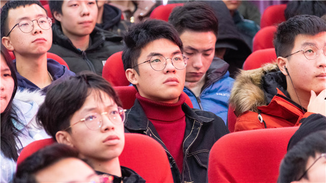 華為走進(jìn)四川新華開(kāi)展“華為云解析”專題講座