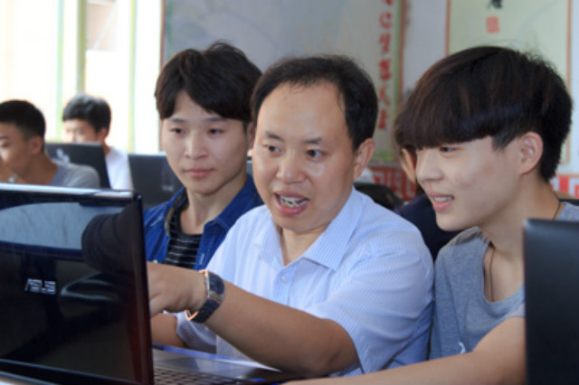 教師張興強(qiáng)：不忘初心，帶生愛生