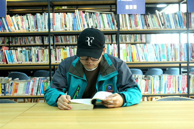 高考落榜不氣餒，來新華演繹精彩人生