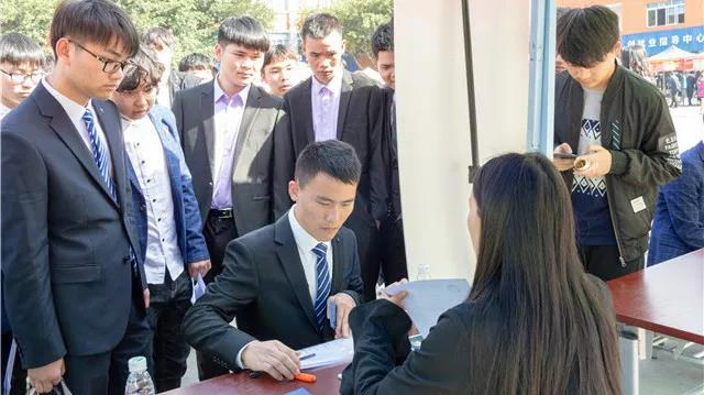 學(xué)技術(shù)為什么選擇四川新華之就業(yè)篇！