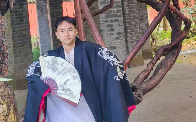 打工太辛苦，學(xué)一技之長能否改變現(xiàn)狀?