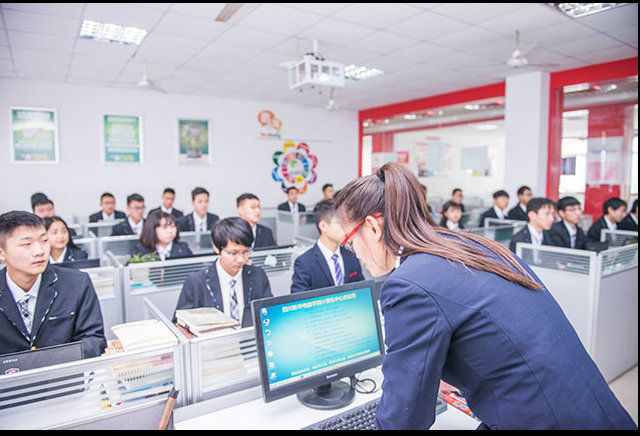 初高中畢業(yè)，學這個專業(yè)好就業(yè)!