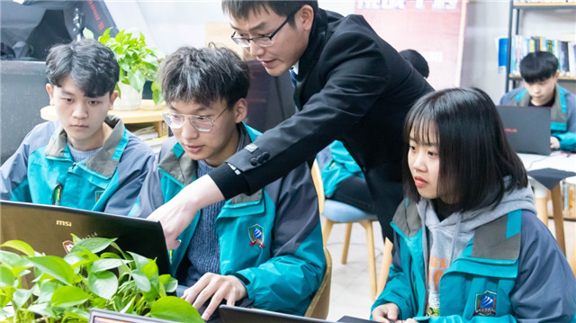 國家發(fā)布16個(gè)新職業(yè)—人工智能看新華