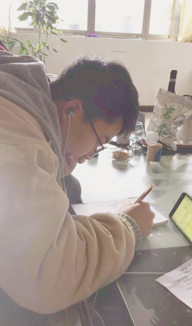 居家學(xué)習(xí)嚴要求，自律使我更自由