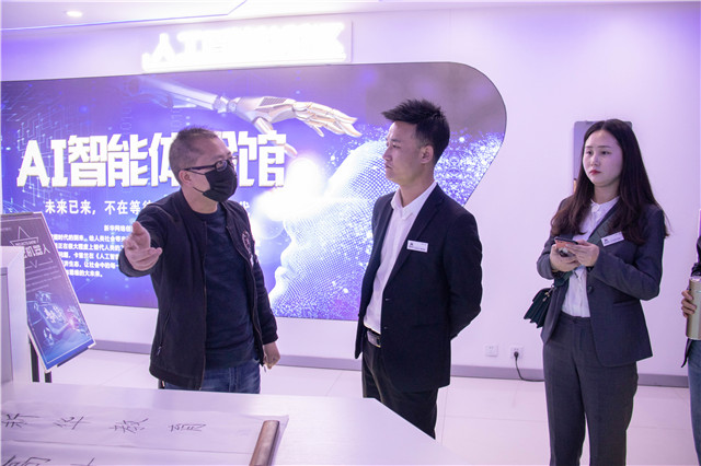 企業(yè)進(jìn)校搶人才，足不出戶就好業(yè)