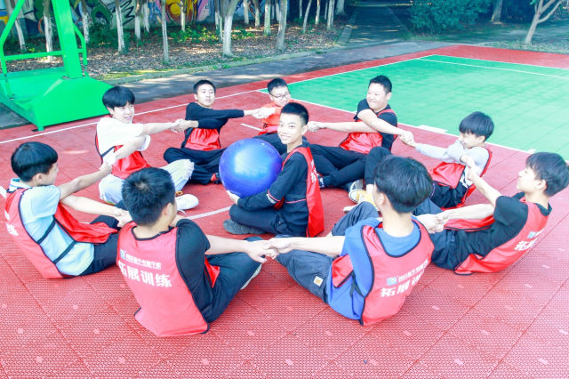 新華暖心教育，緣何成為家長們放心的學(xué)校？