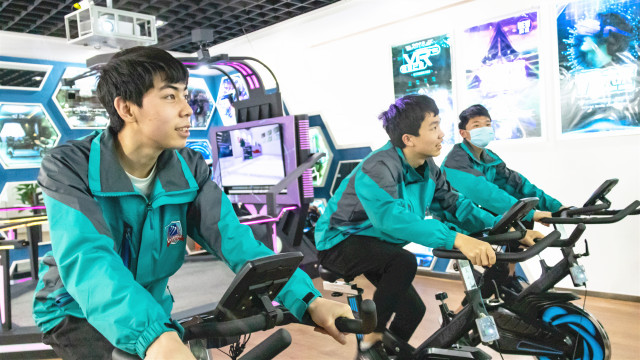 三人結(jié)伴來新華，老朋友再做新同學(xué)！