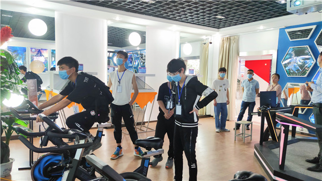 5?1嗨學(xué)季｜四川新華五一試學(xué)體驗營火爆開營！