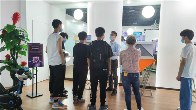 5?1嗨學(xué)季｜四川新華五一試學(xué)體驗營火爆開營！