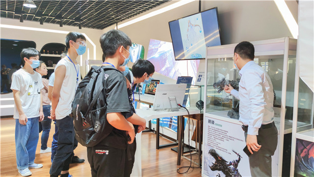 5?1嗨學(xué)季｜四川新華五一試學(xué)體驗營火爆開營！