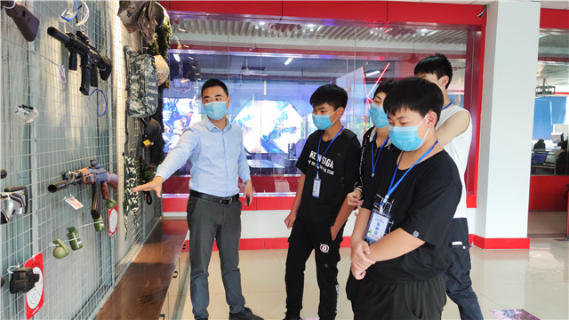 5?1嗨學(xué)季｜四川新華五一試學(xué)體驗營火爆開營！