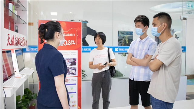 5?1嗨學(xué)季｜四川新華五一試學(xué)體驗營火爆開營！