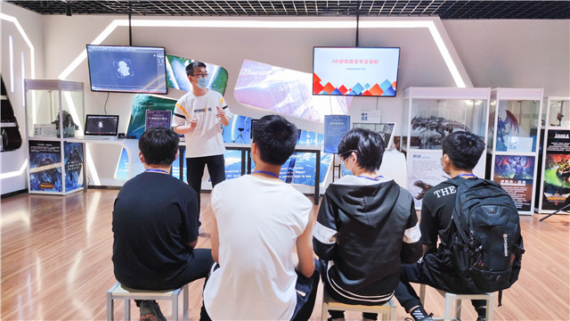 5?1嗨學(xué)季｜四川新華五一試學(xué)體驗營火爆開營！