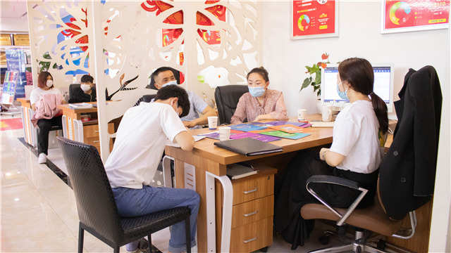 5?1嗨學(xué)季｜四川新華五一試學(xué)體驗營火爆開營！