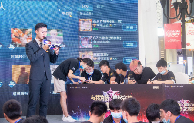 電競(jìng)少年又雙叒叕奪得冠軍，新華行走中的冠軍！