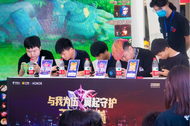 電競(jìng)少年又雙叒叕奪得冠軍，新華行走中的冠軍！