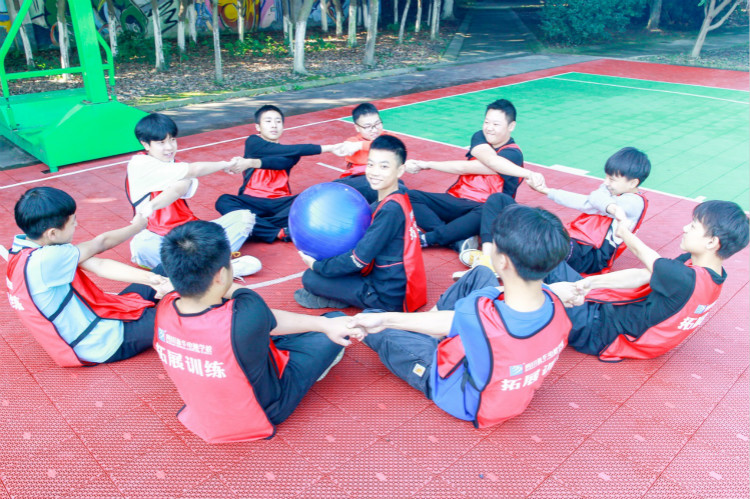 新華少年，載著夢想奮力奔跑！