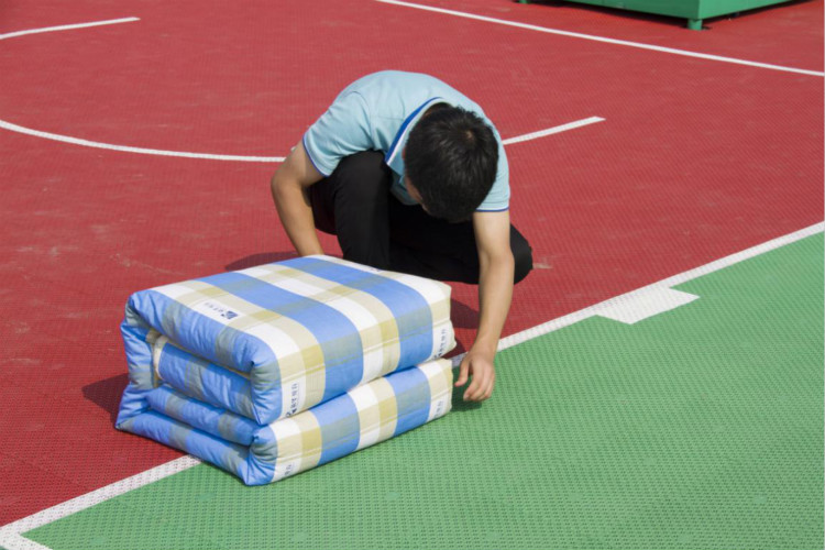 新華“三教三訓(xùn)”之軍訓(xùn)|揮灑汗水書寫迷彩青春！