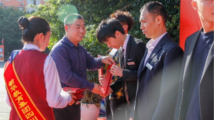 新華社團，青春的模樣！