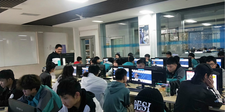 四川新華2020年階段結(jié)課答辯進行中！