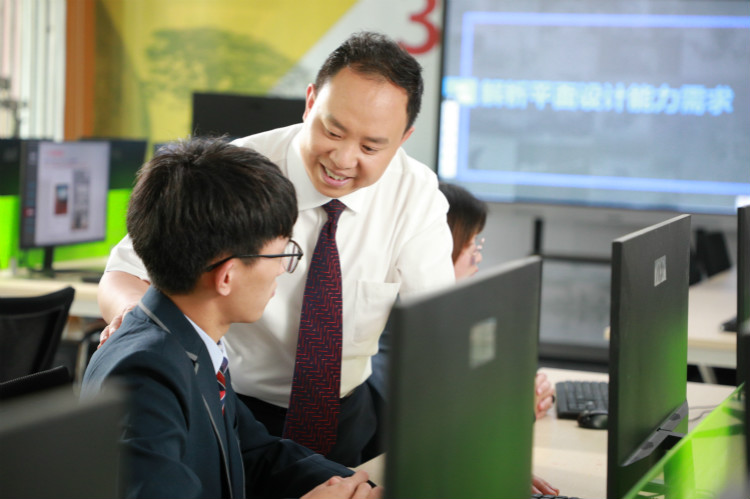 清晨中微光下，一位職業(yè)教育老師幸福時(shí)刻的自白 