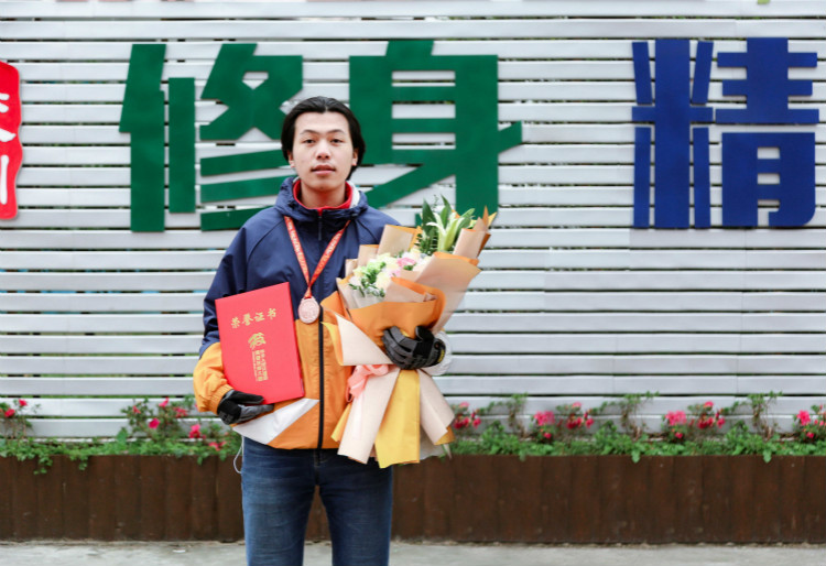 以賽促學(xué)，新華電腦學(xué)校學(xué)子用技能眺望更大的世界!