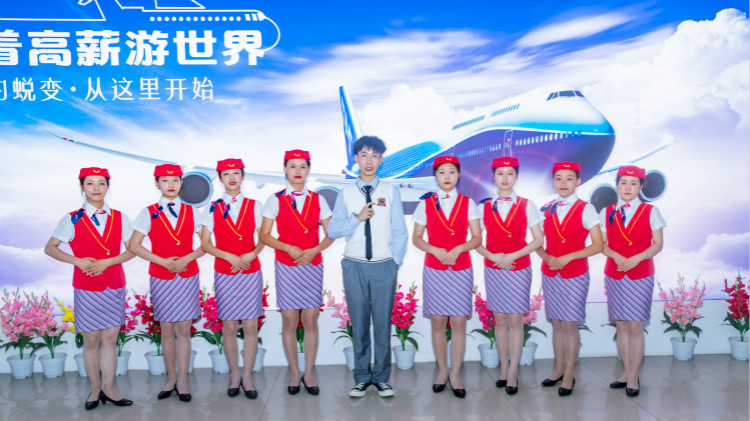 “神鳥”起飛了！成都天府國(guó)際機(jī)場(chǎng)試飛四川新華迎來(lái)高光時(shí)刻！