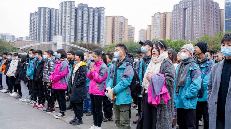 新生見(jiàn)面會(huì)開(kāi)學(xué)的第一課——院長(zhǎng)助理寄語(yǔ)