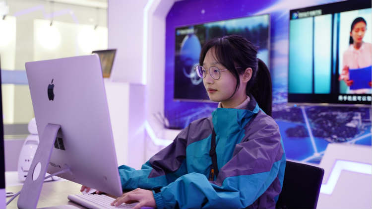 在新華，用技能讓夢(mèng)想照進(jìn)現(xiàn)實(shí)