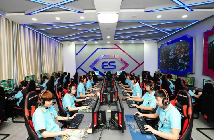 為什么總勸你來(lái)校實(shí)地考察？好學(xué)校不怕比較！