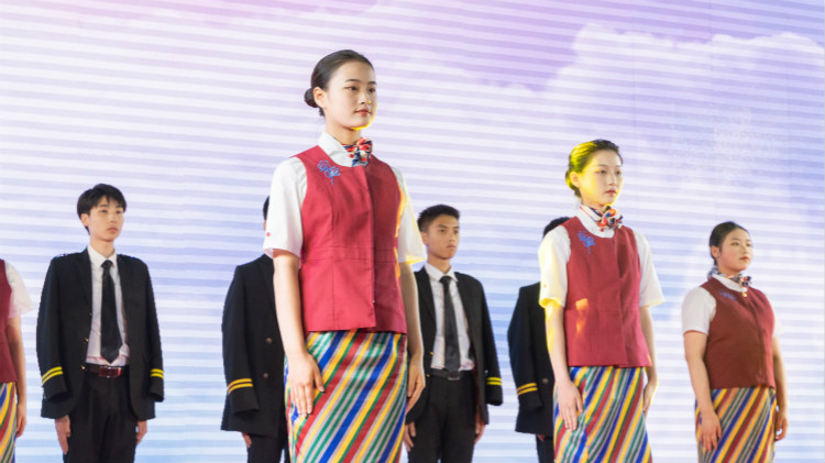 2021四川新華新專業(yè)發(fā)布會(huì)暨“強(qiáng)國青年·百萬獎(jiǎng)學(xué)金計(jì)劃”完美啟動(dòng)