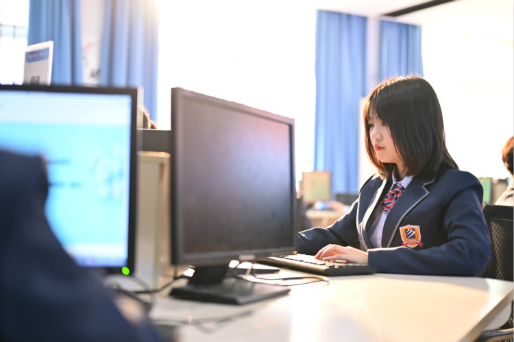 就在5月28日！演員盧杉空降新華直播間！