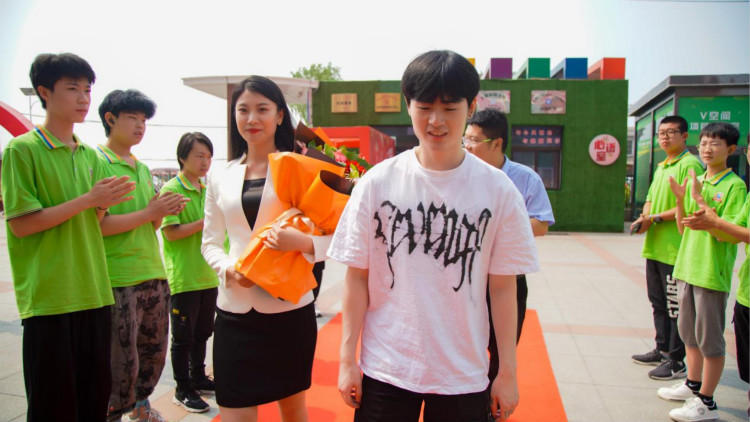 《老師來(lái)了》公開(kāi)課全新起航，“護(hù)國(guó)螳螂”靈藥龍城太原激情開(kāi)講！