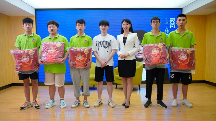 《老師來(lái)了》公開(kāi)課全新起航，“護(hù)國(guó)螳螂”靈藥龍城太原激情開(kāi)講！