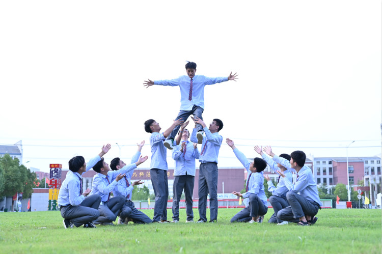 中高考結(jié)束選什么專業(yè)就業(yè)好？讓他們告訴你！