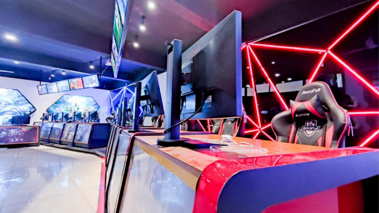 明星進(jìn)校園丨如果你在新華見(jiàn)到了他請(qǐng)不要驚訝！