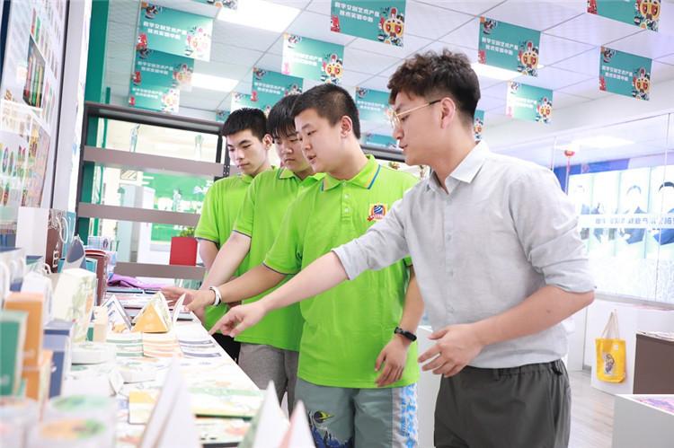 《老師來(lái)了》火熱開(kāi)講--新榜學(xué)院院長(zhǎng)，解析新媒體怎么玩？