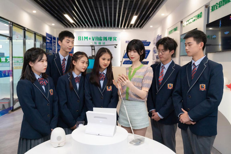 明星@擇校選專業(yè)的你，上職校我們共同推薦新華！