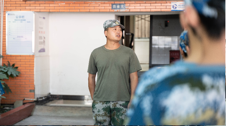 當(dāng)你還在觀望時(shí),新華學(xué)子已經(jīng)開始軍訓(xùn)蓄勢(shì)待發(fā)了