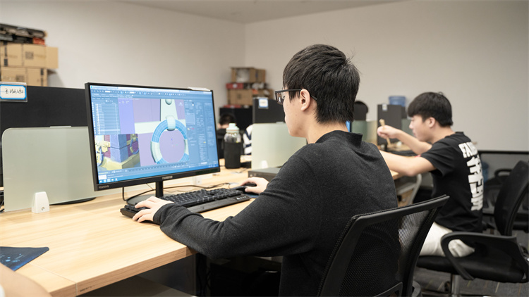 校企合作三方共贏，就業(yè)回訪見證新華學(xué)子成長！