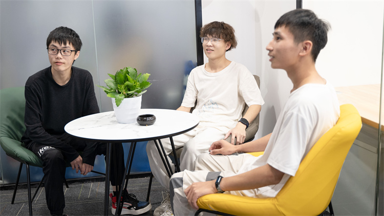 校企合作三方共贏，就業(yè)回訪見證新華學(xué)子成長！