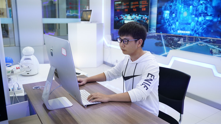 一步一個腳印，腳踏實地走好每一步