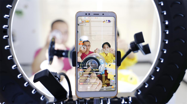 “超級(jí)電商月”精彩來(lái)襲，看新華學(xué)子如何玩轉(zhuǎn)雙十一！