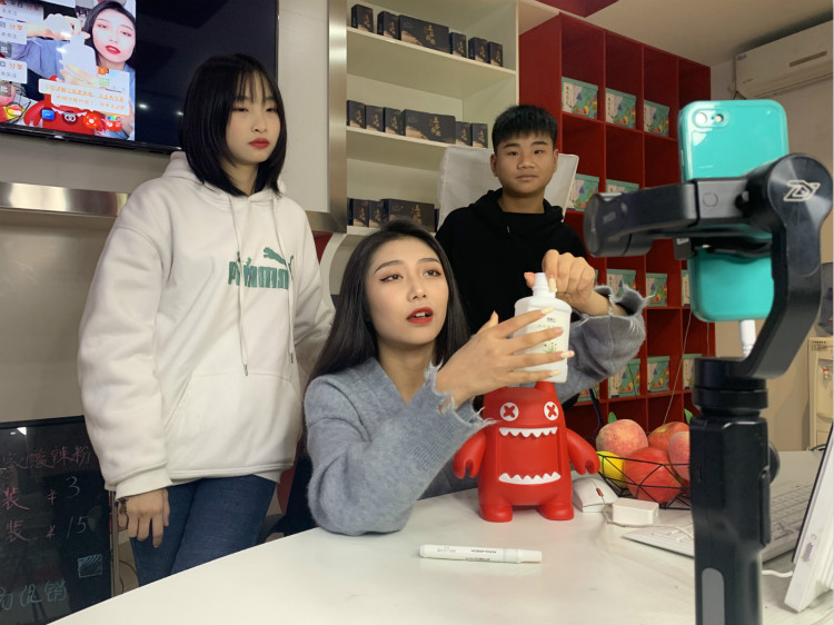 搶搶搶！雙十一學(xué)電商來新華搶名額