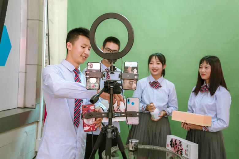 厲害了我的學(xué)姐！2021雙11直播PK龍虎榜