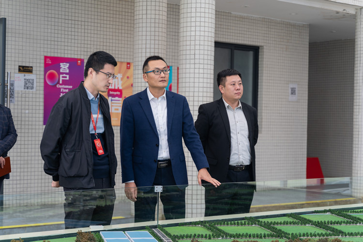 情系學(xué)子|院校領(lǐng)導(dǎo)走訪京東，看望電商實(shí)訓(xùn)學(xué)生！