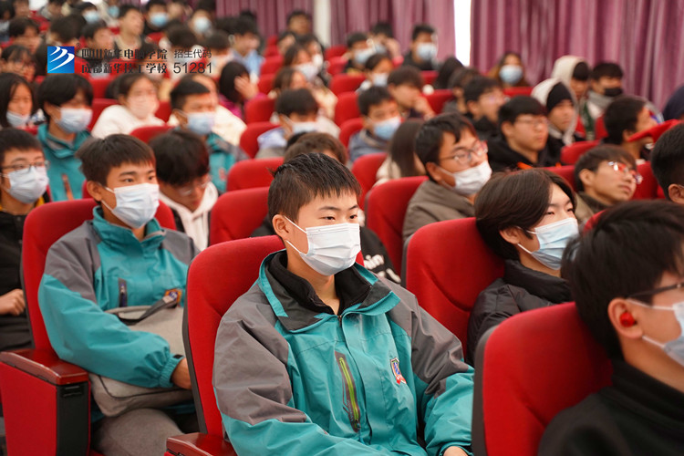 千企萬崗進(jìn)校園，名企大咖新華行火熱進(jìn)行中……