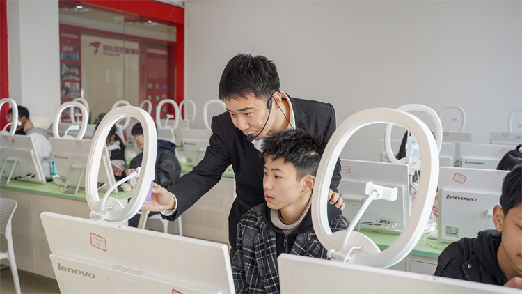 名企定向班開課啦！助力新華學(xué)子就業(yè)夢！