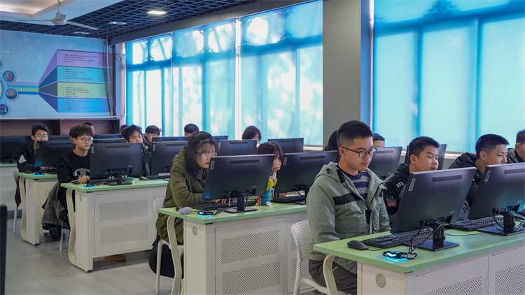 名企定向班開課啦！助力新華學(xué)子就業(yè)夢！