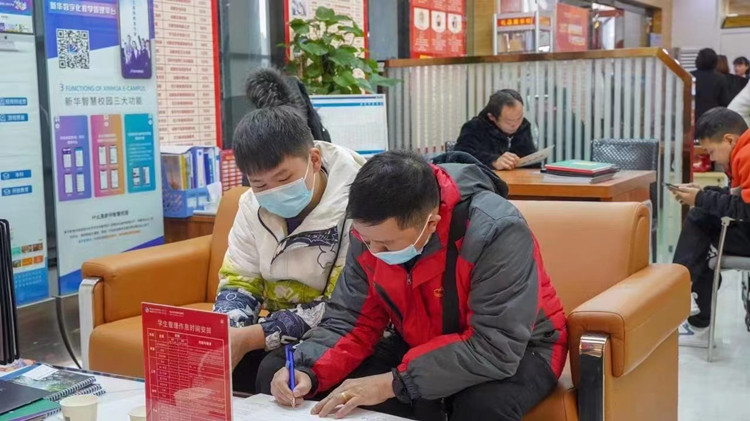 為什么總勸你來校實地考察？好學校不怕比較！